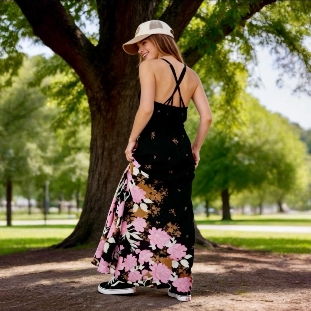 Free People Get To You Floral Printed Maxi Dress in Black Combo Size Small - Picture 2 of 16